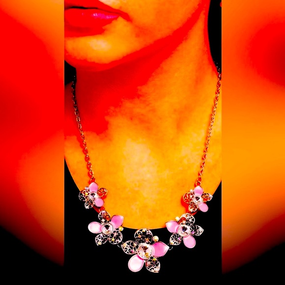 💦🌸💦  “APRIL SHOWERS BRING FLOWERS” PINK NECKLACE WITH EARRINGS ~ PAPARAZZI❗️💦🌸💦 - Picture 3 of 4